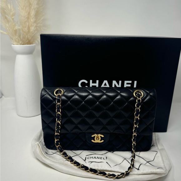 💯💎Authentic💎Chanel Classic Medium Double Flap Lambskin Bag GHW - Picture 5 of 9